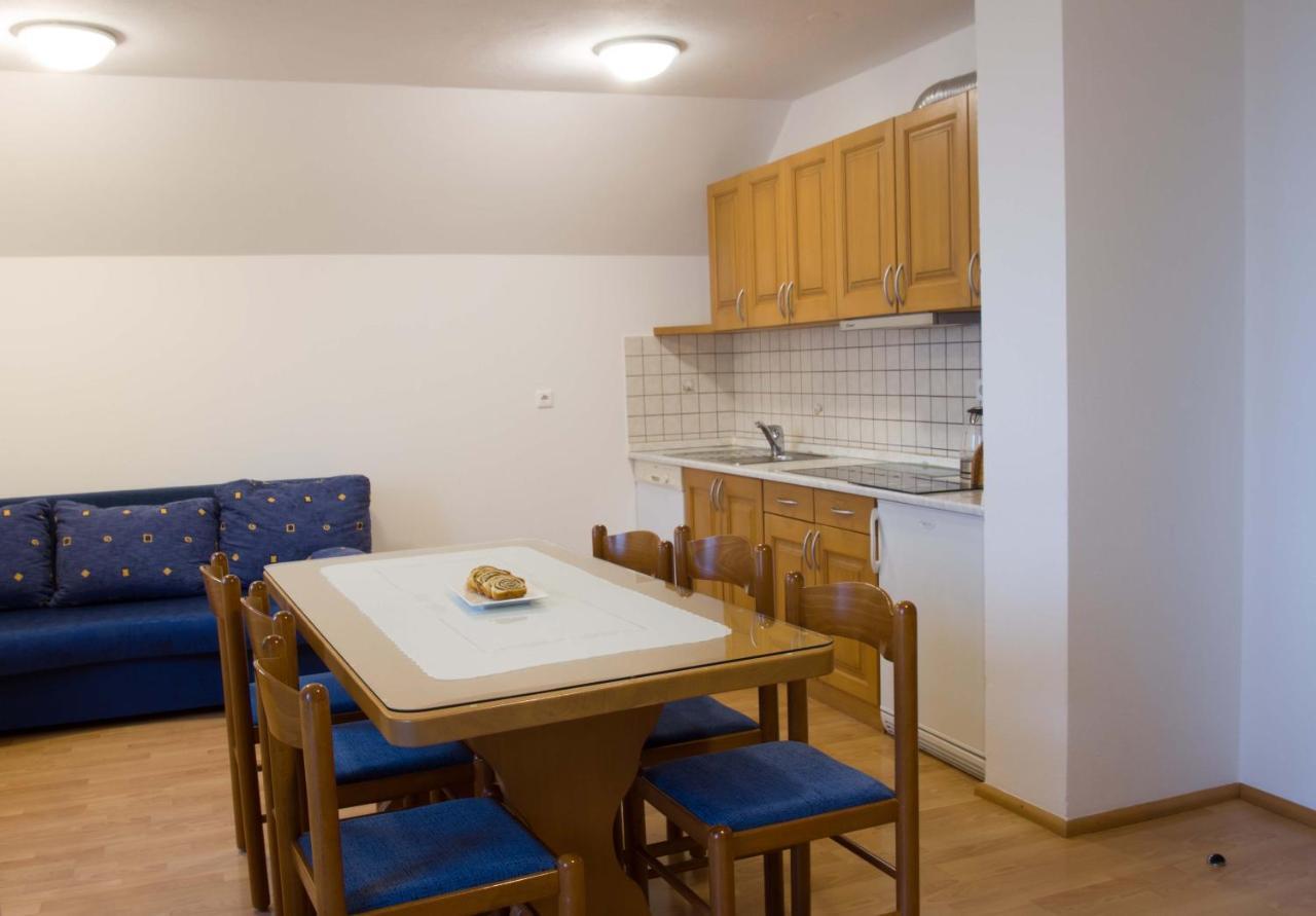 Apartments Pri Marjetki Cerkno Bagian luar foto