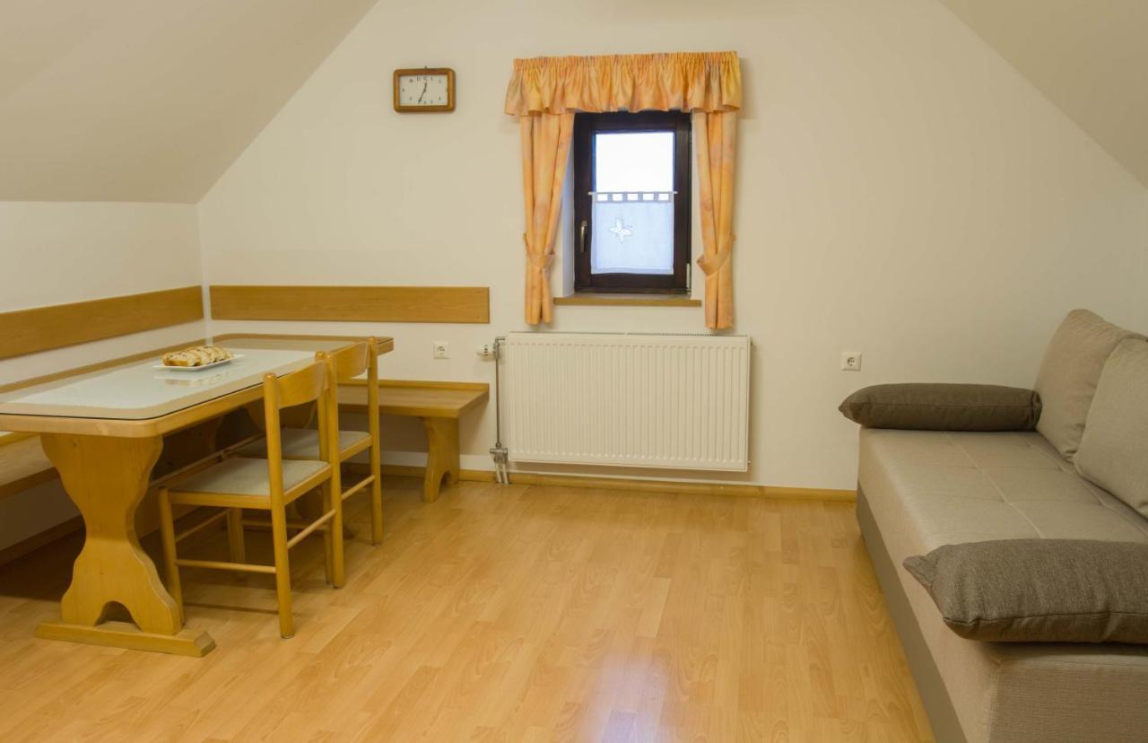 Apartments Pri Marjetki Cerkno Bagian luar foto