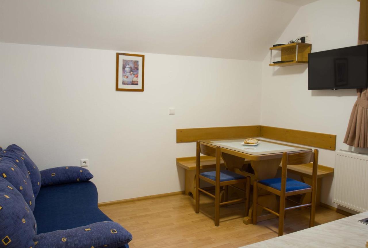 Apartments Pri Marjetki Cerkno Bagian luar foto